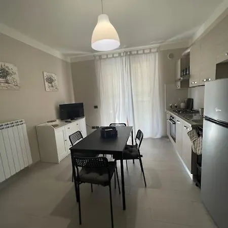 Casa Vacanze La Bianca 克利通诺河畔坎佩洛